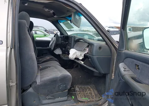 2000 Chevrolet Silverado 2500 Ls from USA, damaged, VIN 1GCFC24U1YZ258674